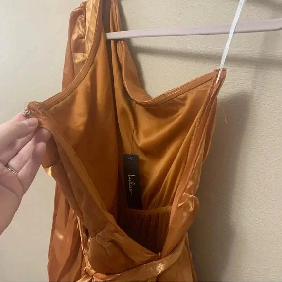 Lulus Sweet Excellence Shiny Rust Orange One-Shoulder Tiered Dress Medium NWT - Picture 8 of 15